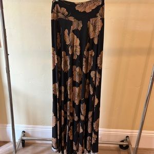 Rachel Pally Maxi skirt, size 1X. Black/dark grey background & flower print